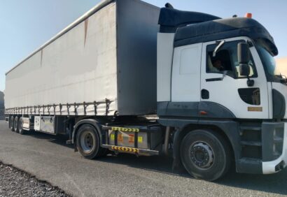 40 Ft Container Trailer Dubai: Complete Guide to 40 Ft Container Transportation.
