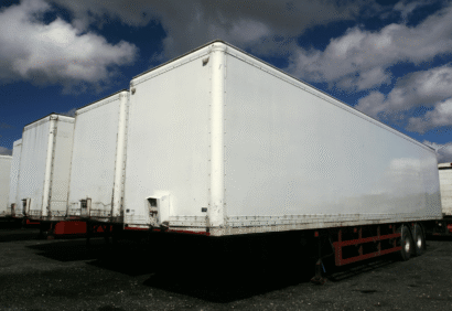 Cold Chain Logistics in Dubai | Cold Storage vs Cold Transport vs 3PL